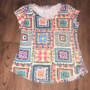 Pretty Bay Studio Top Medium Colorful Geometric Print Tee